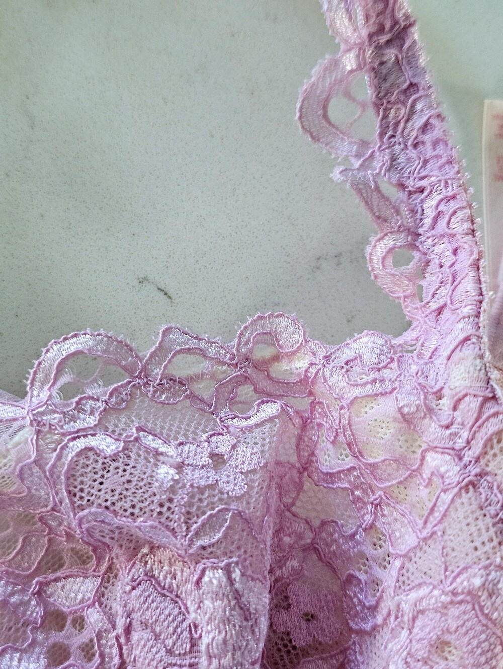 Vtg Victoria's Secret Sheer Lavender Lace Unlined Demi Bra 34D - Swiss Dot Mesh - Picture 8 of 8